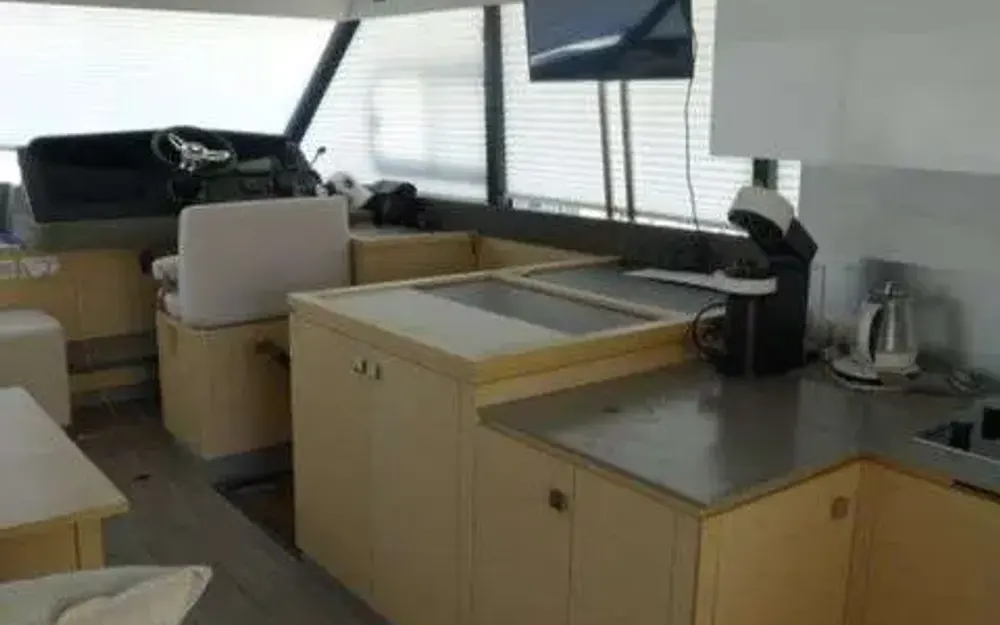 slider 36 Fountaine Pajot My 40