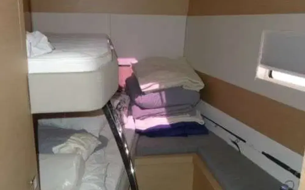 slider 3 Fountaine Pajot My 40