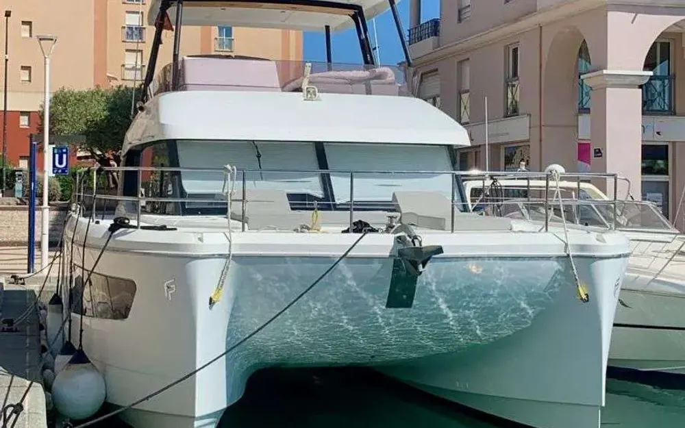 slider 39 Fountaine Pajot My 40