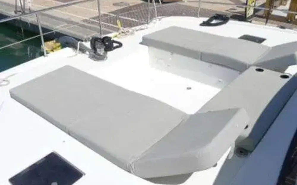slider 41 Fountaine Pajot My 40