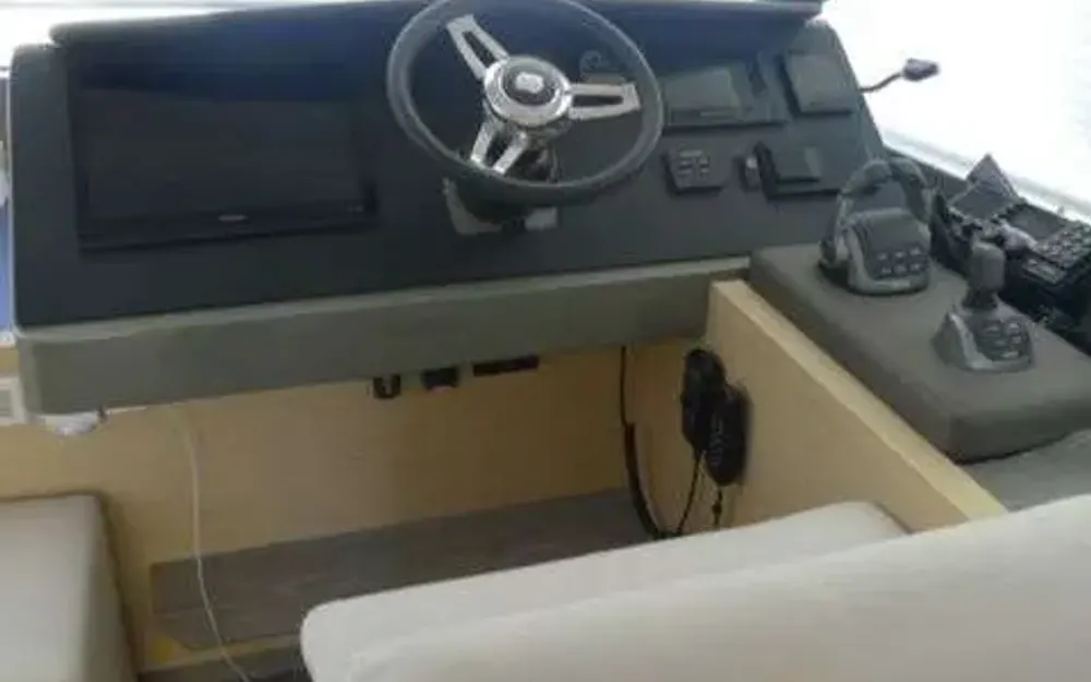 slider 8 Fountaine Pajot My 40