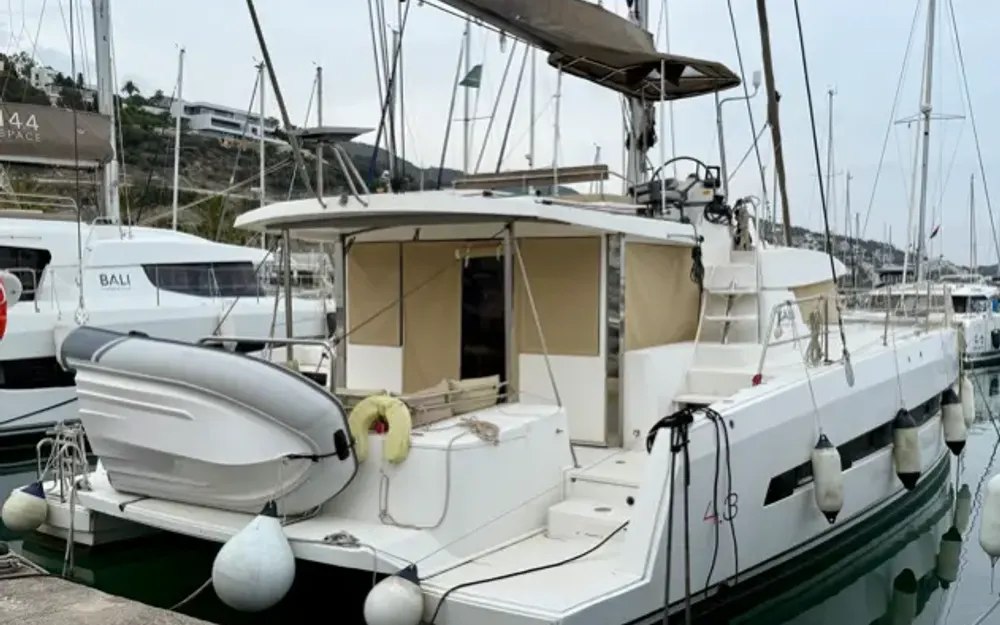 slider 0 Bali Catamarans Bali 4.3