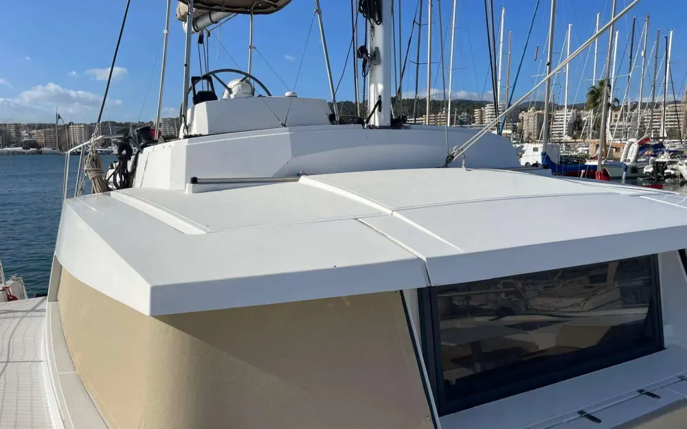 slider 11 Bali Catamarans Bali 4.3