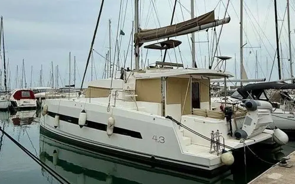slider 14 Bali Catamarans Bali 4.3