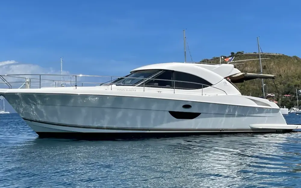 slider 0 Riviera  4400 Sport Yacht