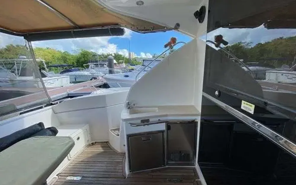 slider 11 Riviera  4400 Sport Yacht