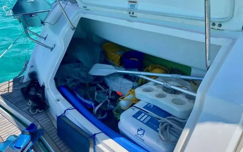 slider 12 Riviera  4400 Sport Yacht