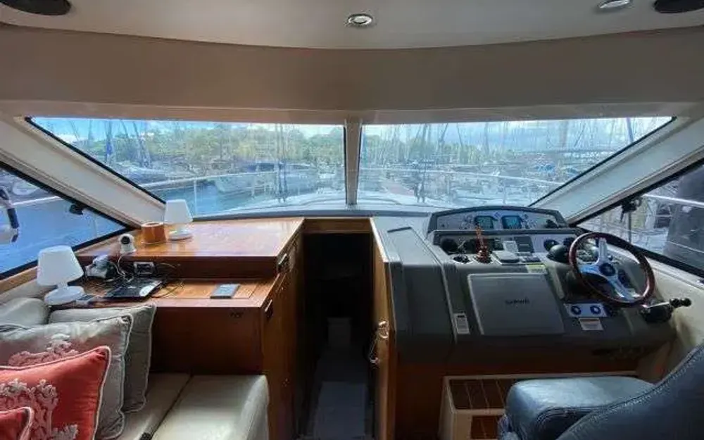 slider 13 Riviera  4400 Sport Yacht