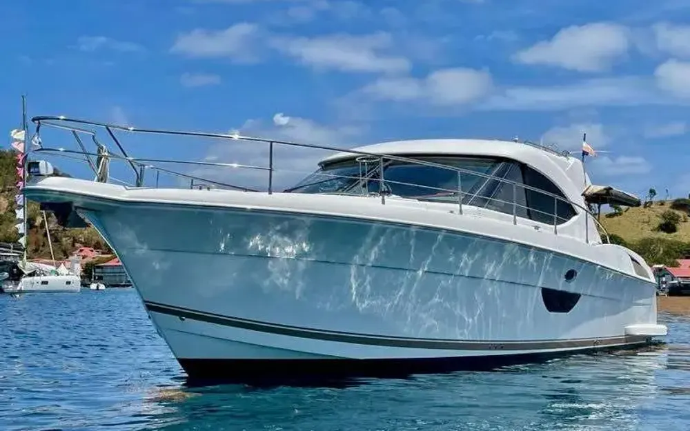 slider 17 Riviera  4400 Sport Yacht