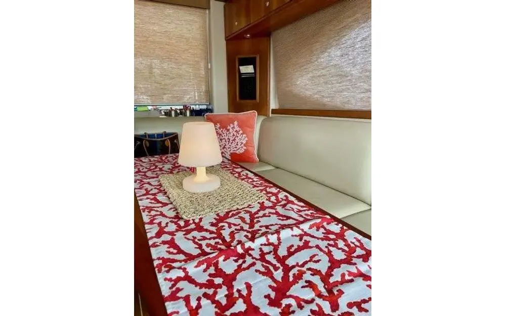 slider 18 Riviera  4400 Sport Yacht