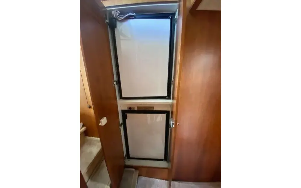 slider 19 Riviera  4400 Sport Yacht