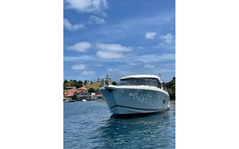 slider 29 Riviera  4400 Sport Yacht