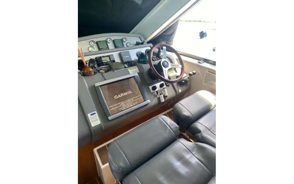 slider 31 Riviera  4400 Sport Yacht