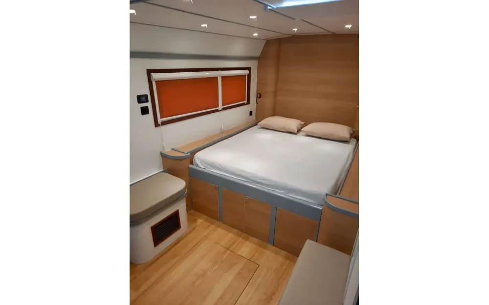 slider 1 Squalt Marine International CK64