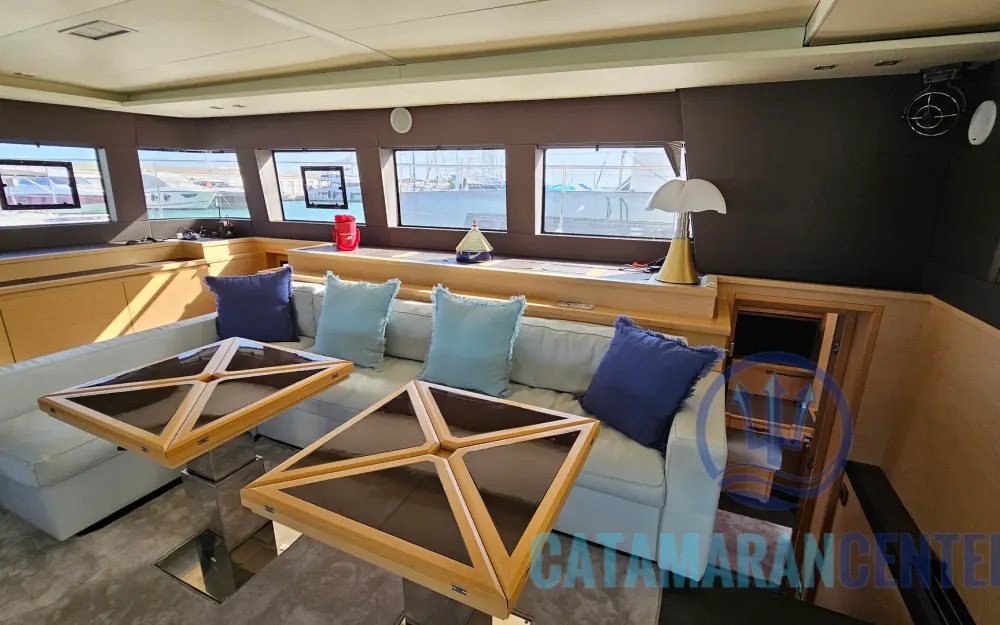 slider 18 Lagoon  630 Motor Yacht