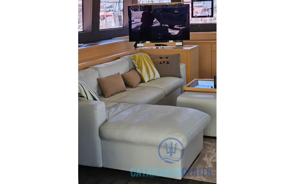 slider 4 Lagoon  630 Motor Yacht
