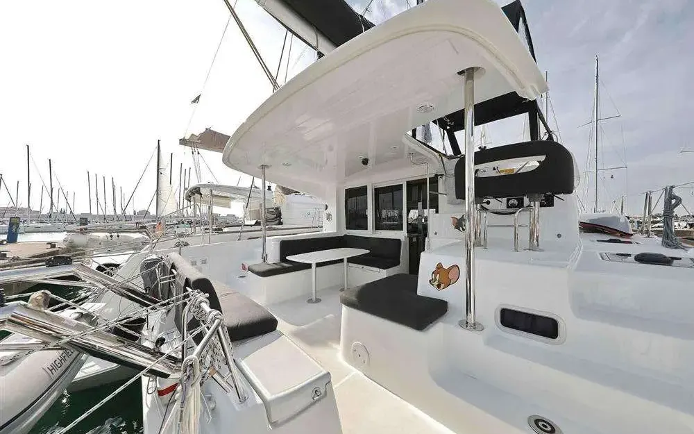 slider 1 Lagoon  40
