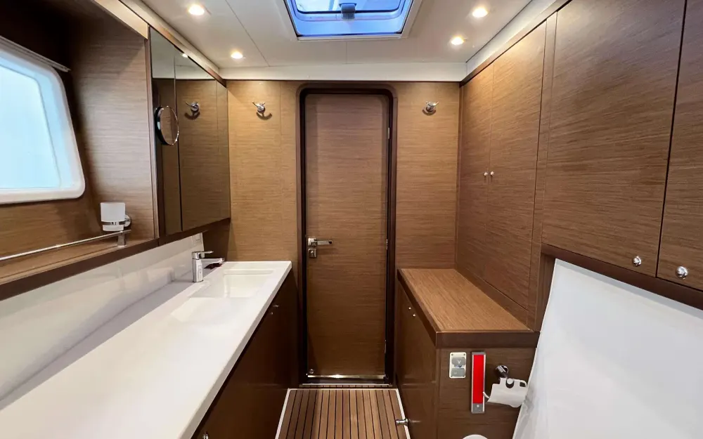slider 10 Lagoon  450 Sport Top