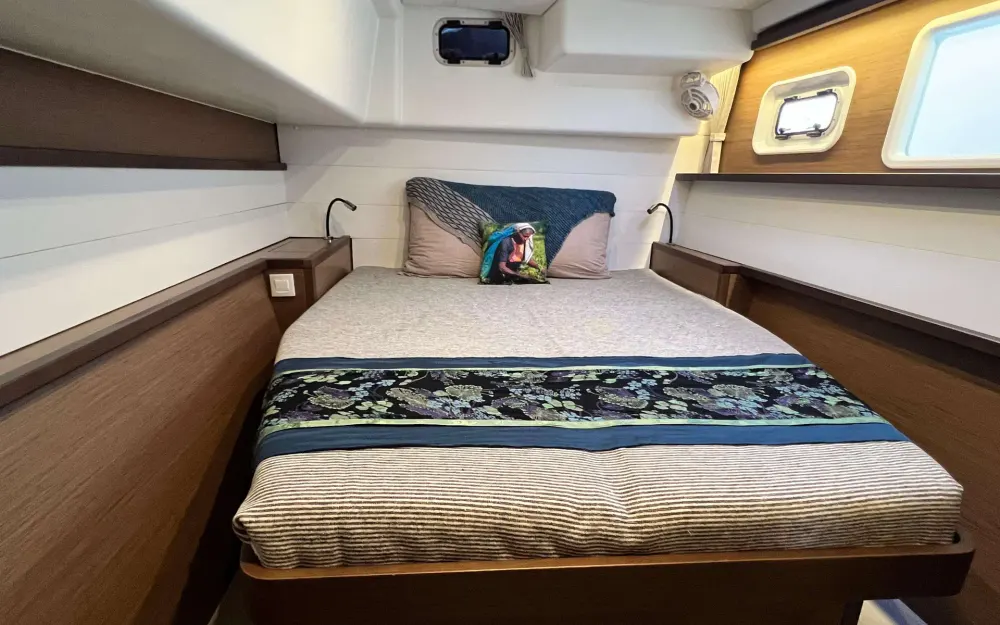 slider 13 Lagoon  450 Sport Top