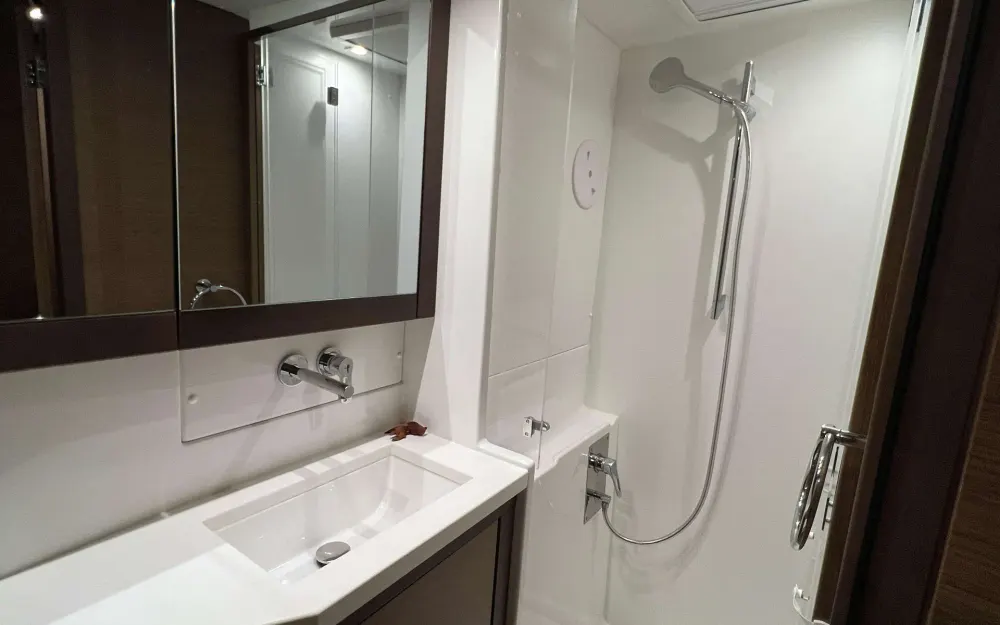 slider 2 Lagoon  450 Sport Top