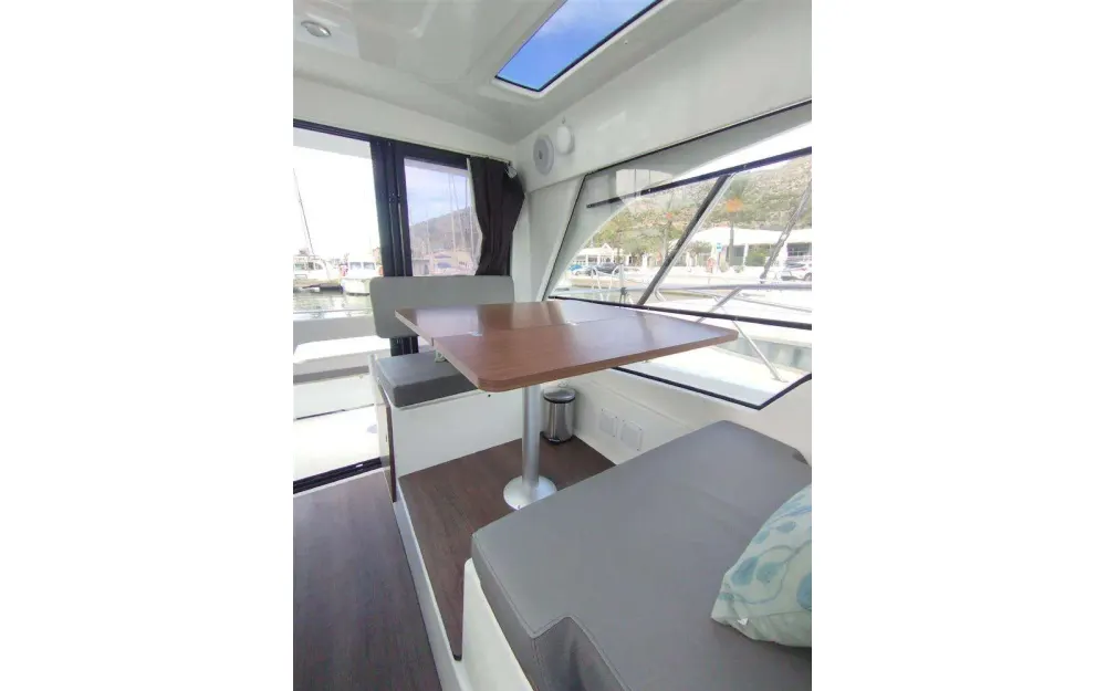 slider 10 Beneteau Antares Serie 9