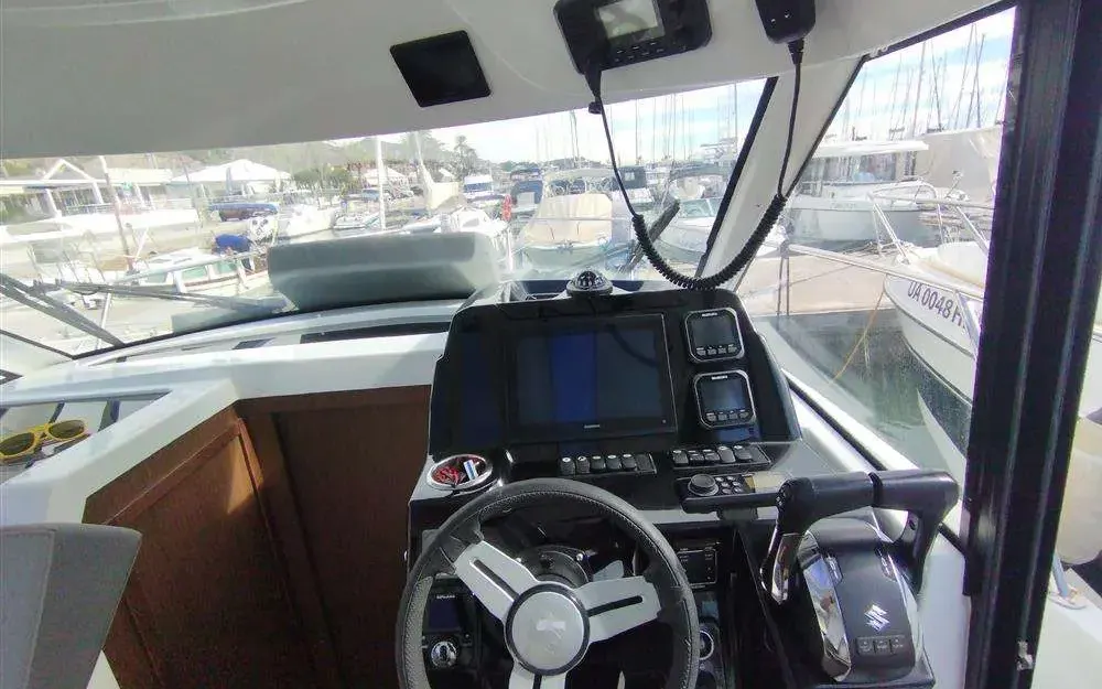 slider 12 Beneteau Antares Serie 9