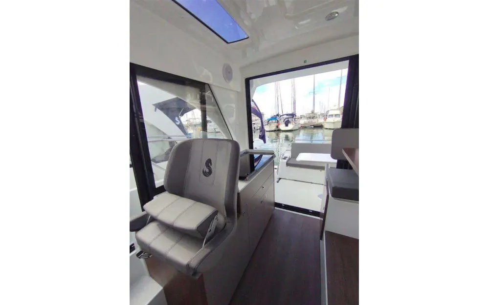 slider 24 Beneteau Antares Serie 9