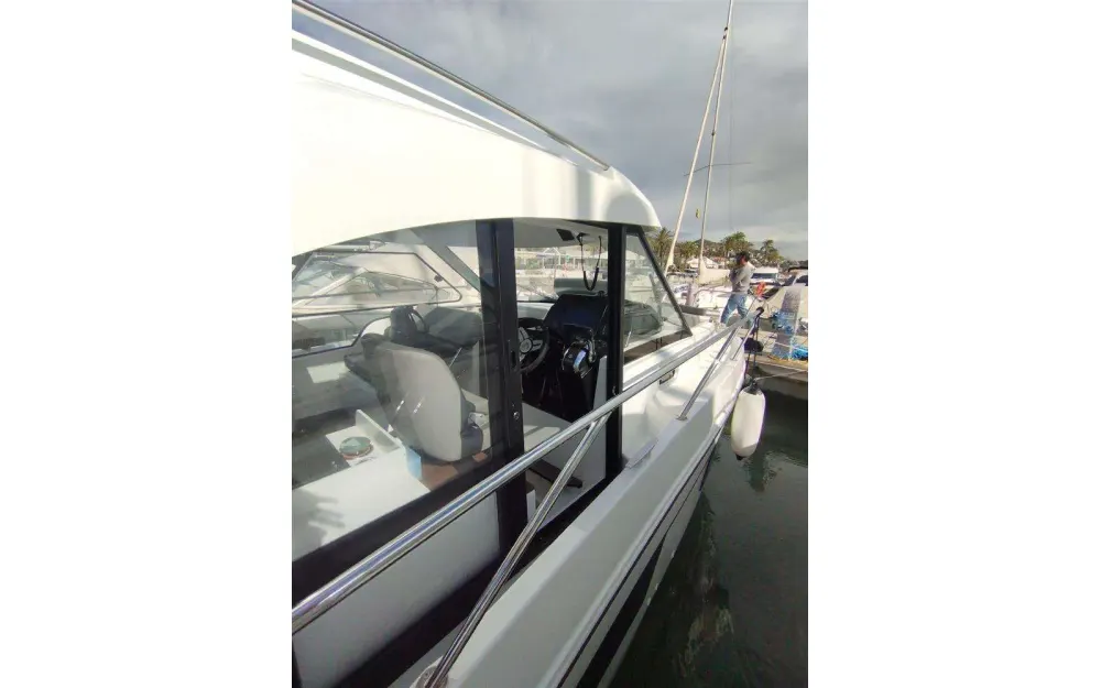 slider 2 Beneteau Antares Serie 9