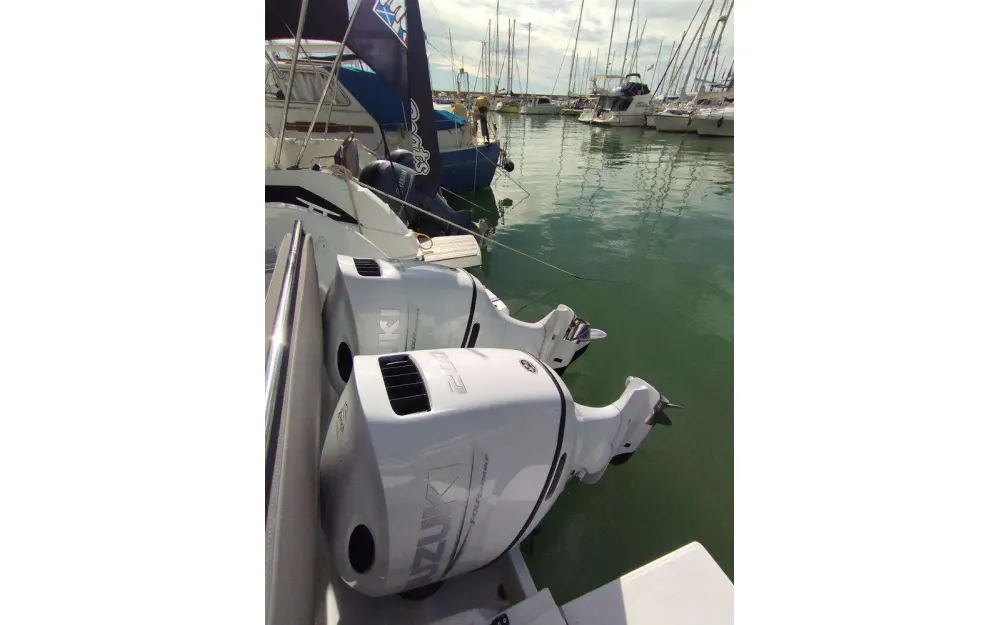 slider 5 Beneteau Antares Serie 9