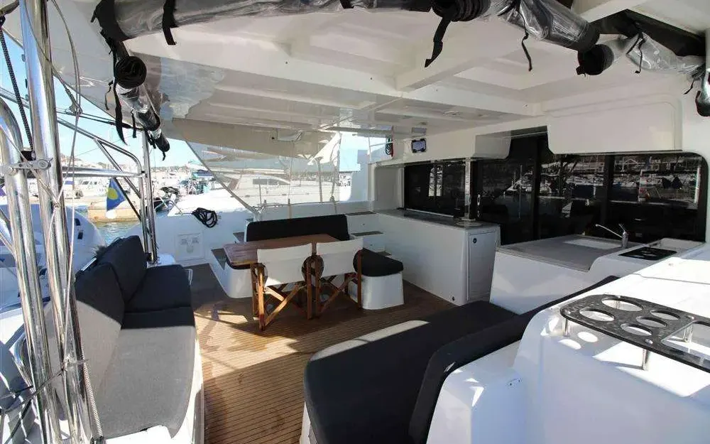 slider 19 Lagoon  46