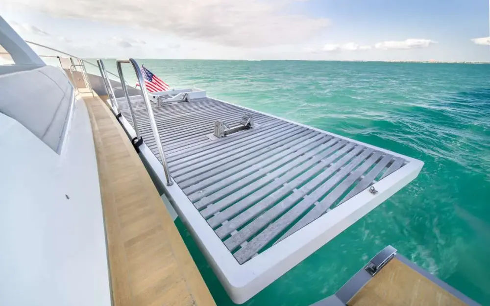 slider 26 Lagoon Seventy 7