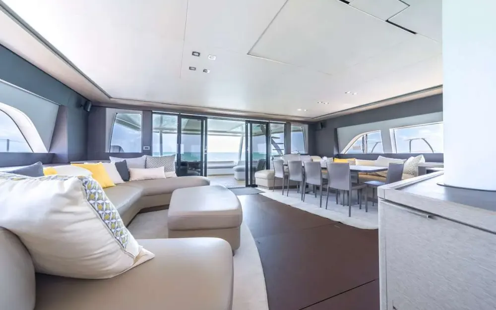 slider 36 Lagoon Seventy 7