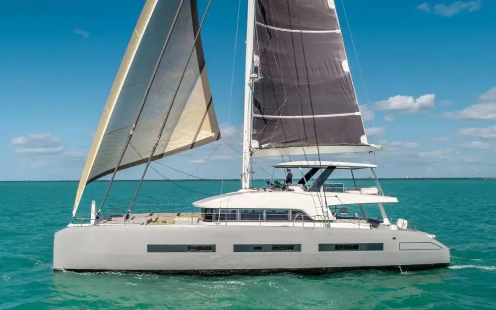 slider 48 Lagoon Seventy 7