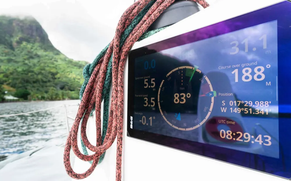 slider 6 Outremer  51