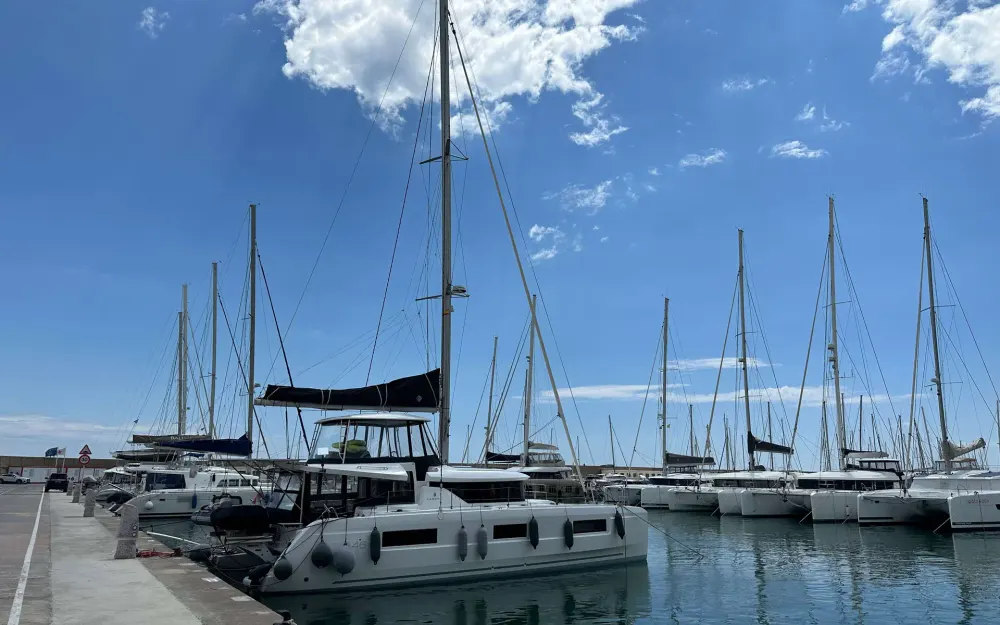 slider 31 Lagoon  46