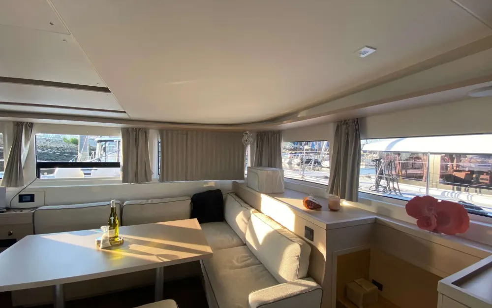 slider 32 Lagoon  46