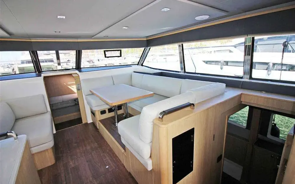 slider 11 Aquila  42 Yacht