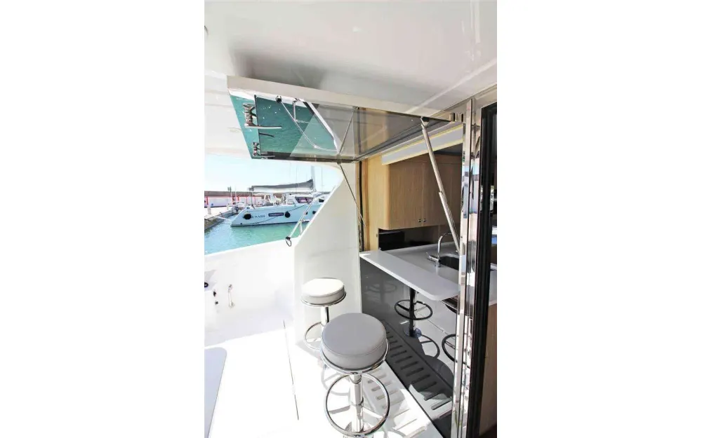 slider 13 Aquila  42 Yacht