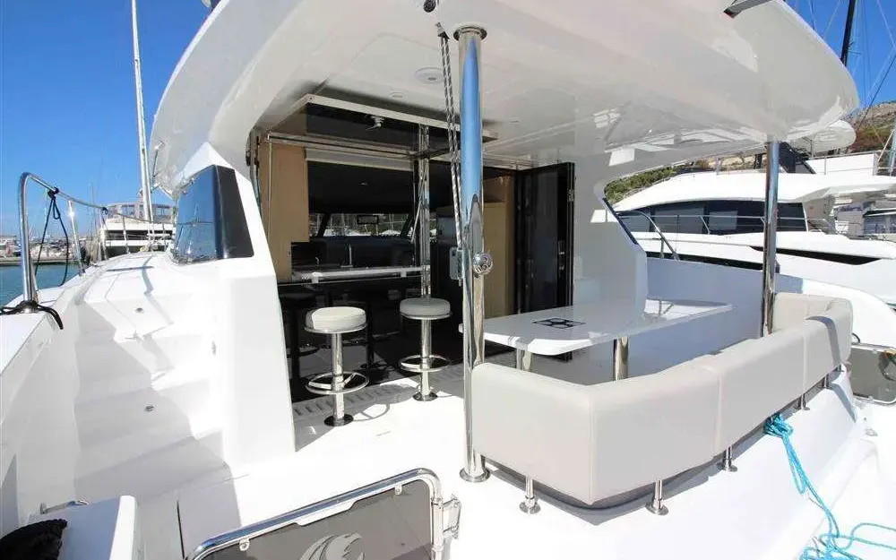 slider 15 Aquila  42 Yacht