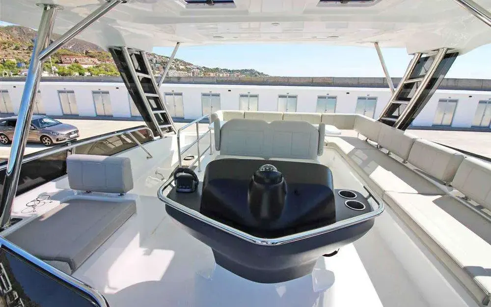 slider 2 Aquila  42 Yacht