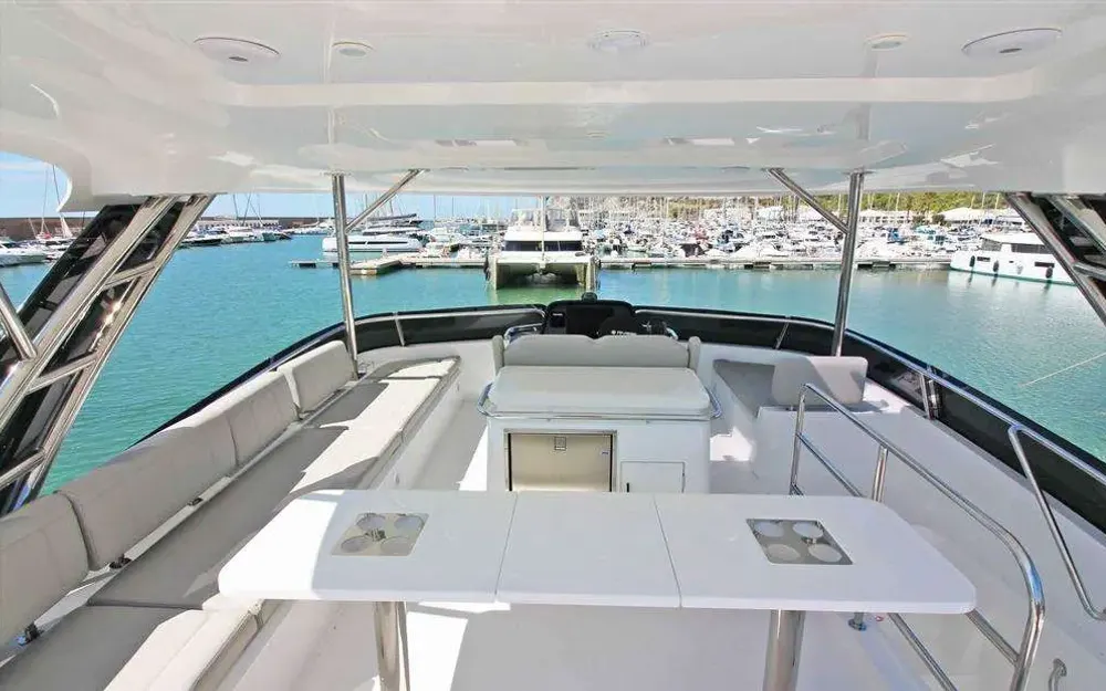 slider 5 Aquila  42 Yacht