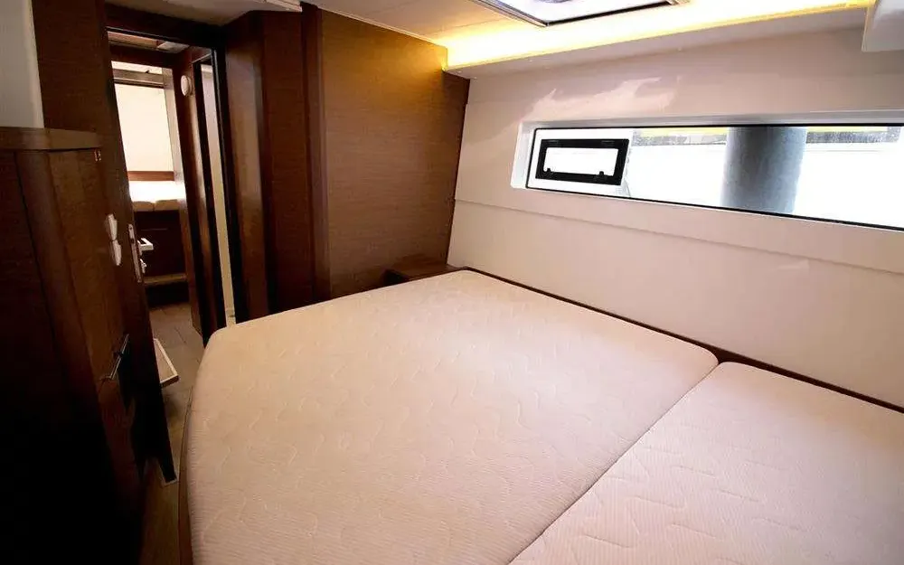slider 13 Lagoon  40