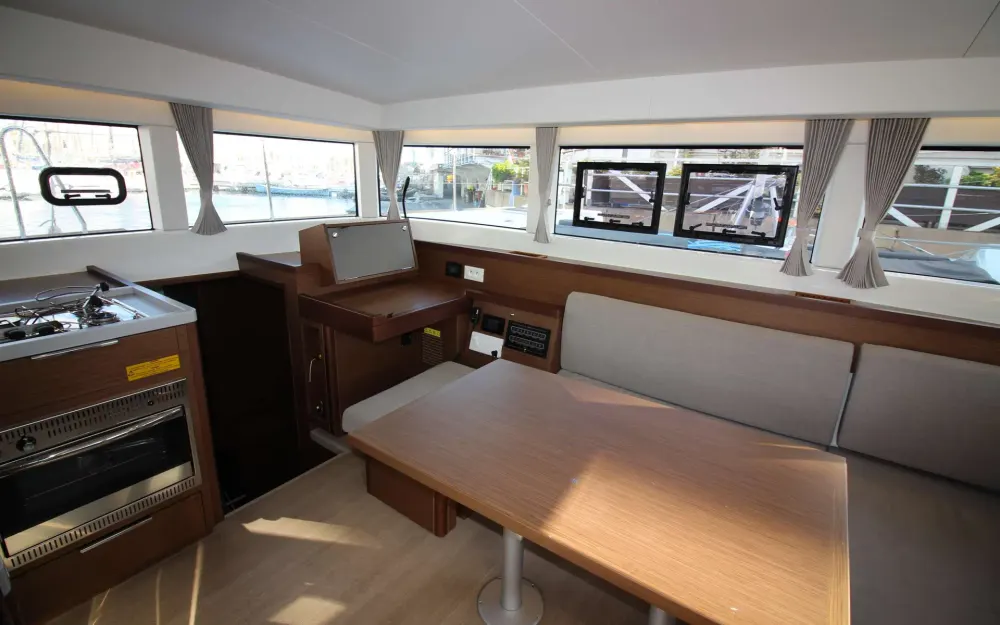 slider 11 Lagoon  40