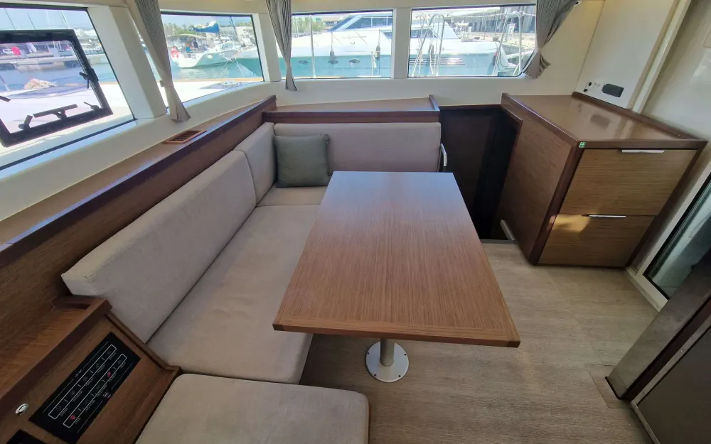 slider 13 Lagoon  40