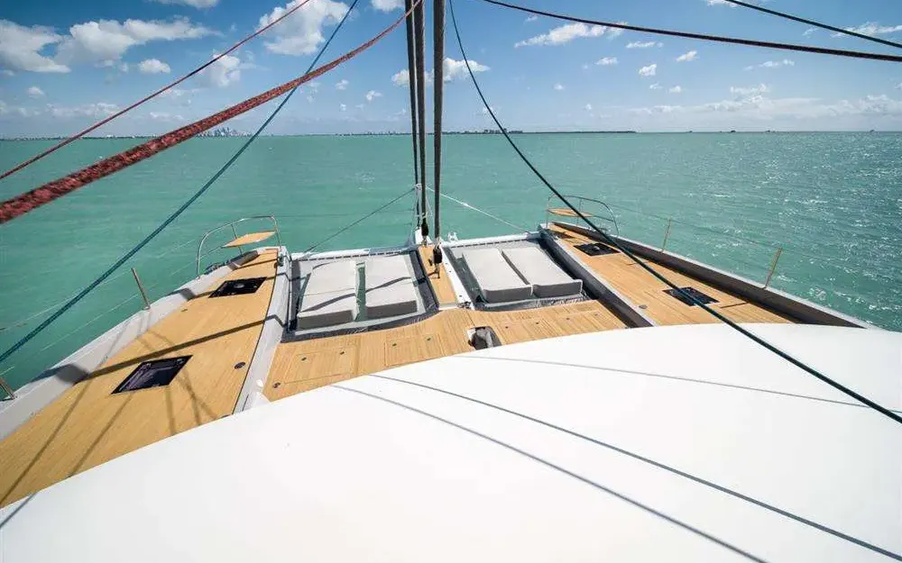slider 12 Lagoon Seventy 7