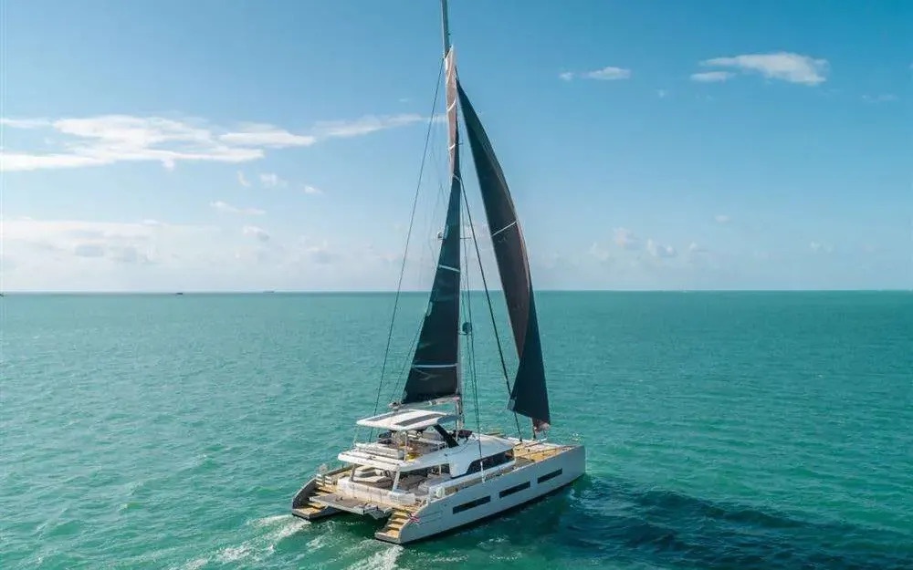 slider 24 Lagoon Seventy 7