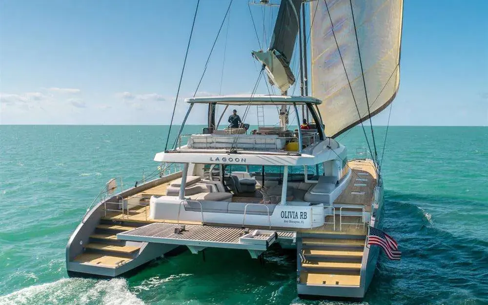 slider 28 Lagoon Seventy 7