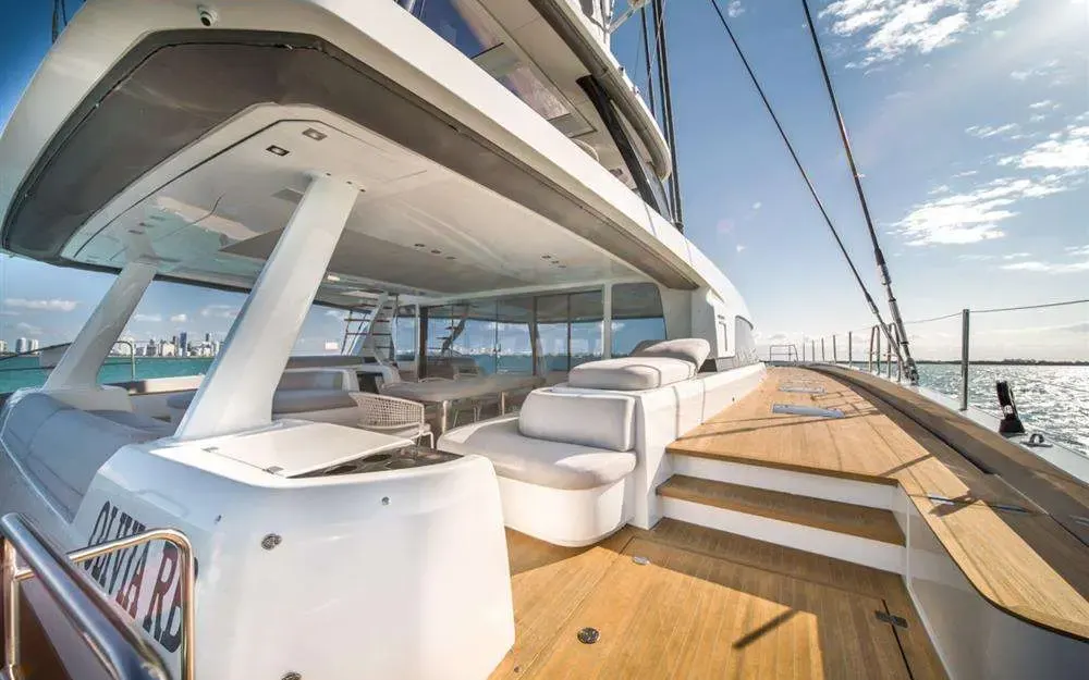 slider 34 Lagoon Seventy 7