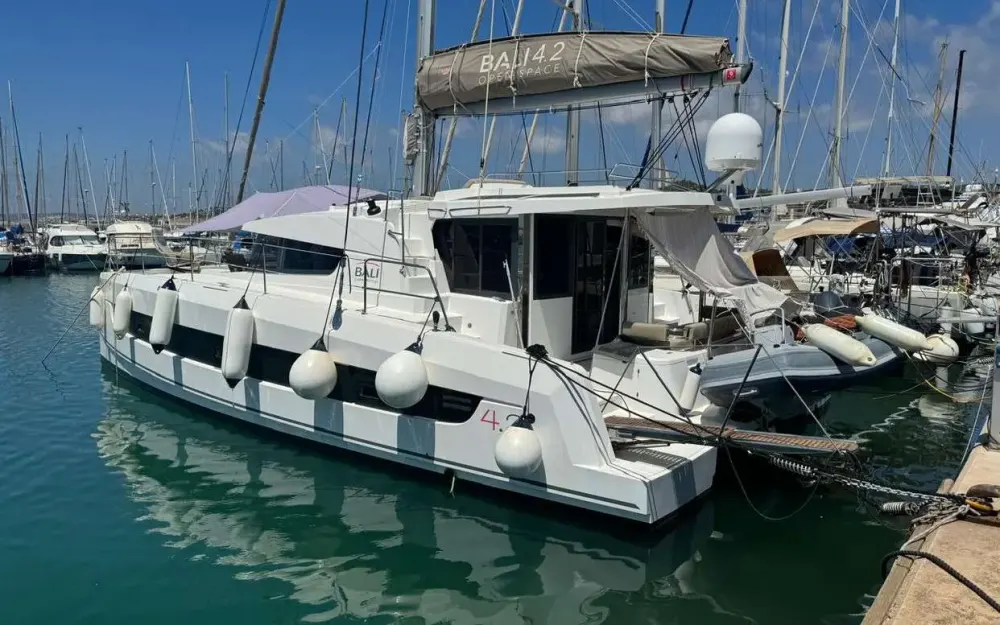 slider 0 Bali Catamarans Bali 4.2