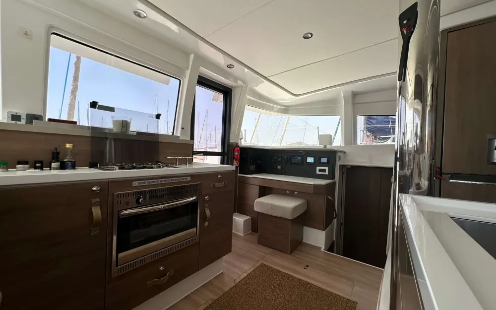 slider 4 Bali Catamarans Bali 4.2